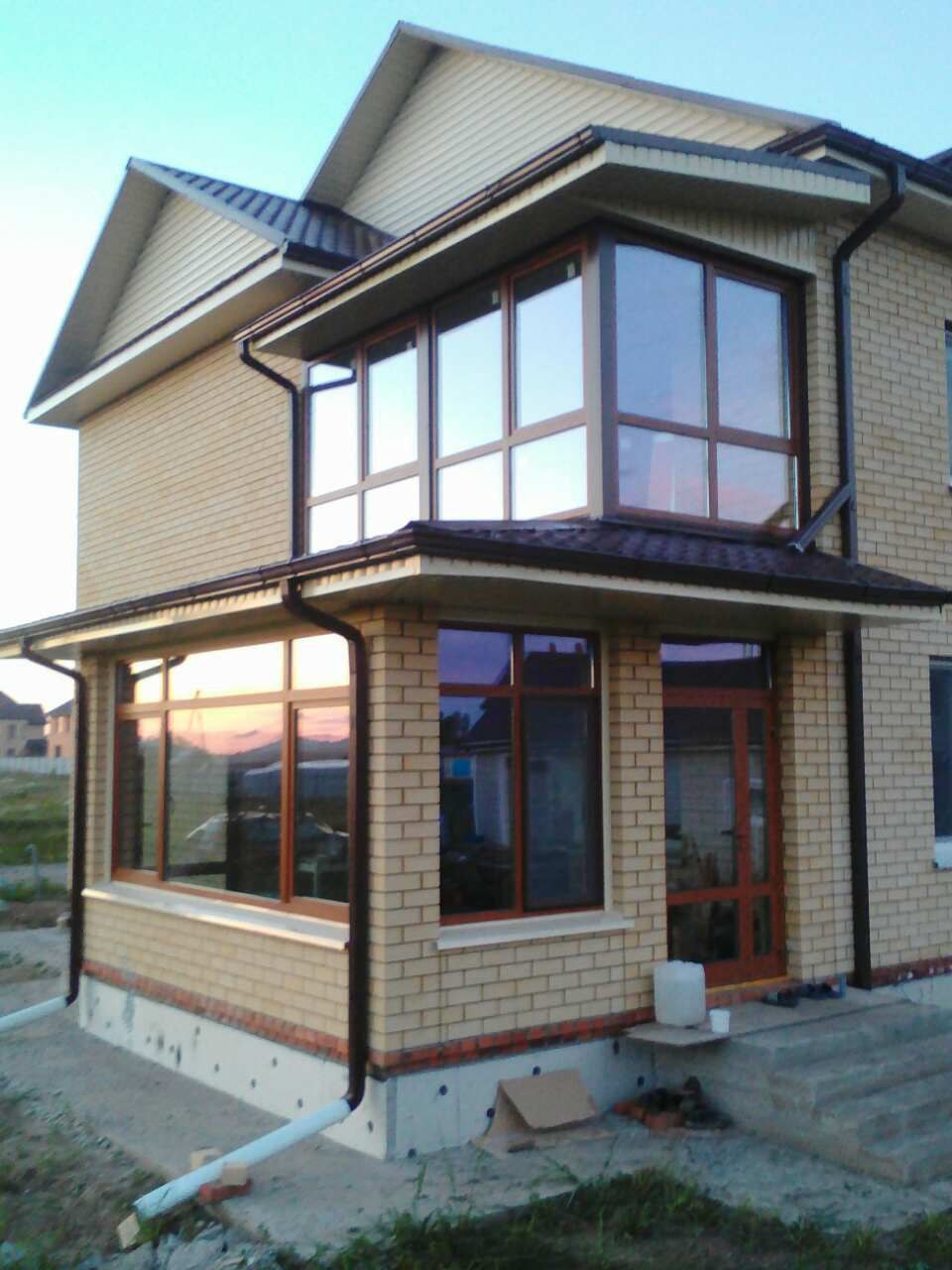 Изготовление и монтаж окон, дверей, офисных перегородок - Услуги в Тюмень