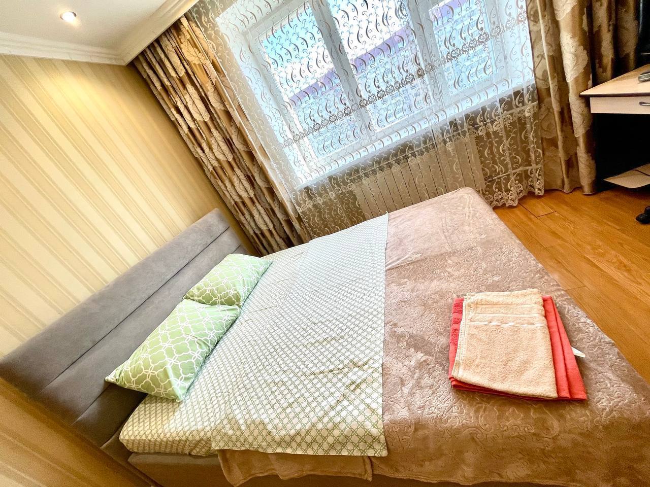 Сдам квартиру посуточно на ул Пермякова - Недвижимость в Тюмень