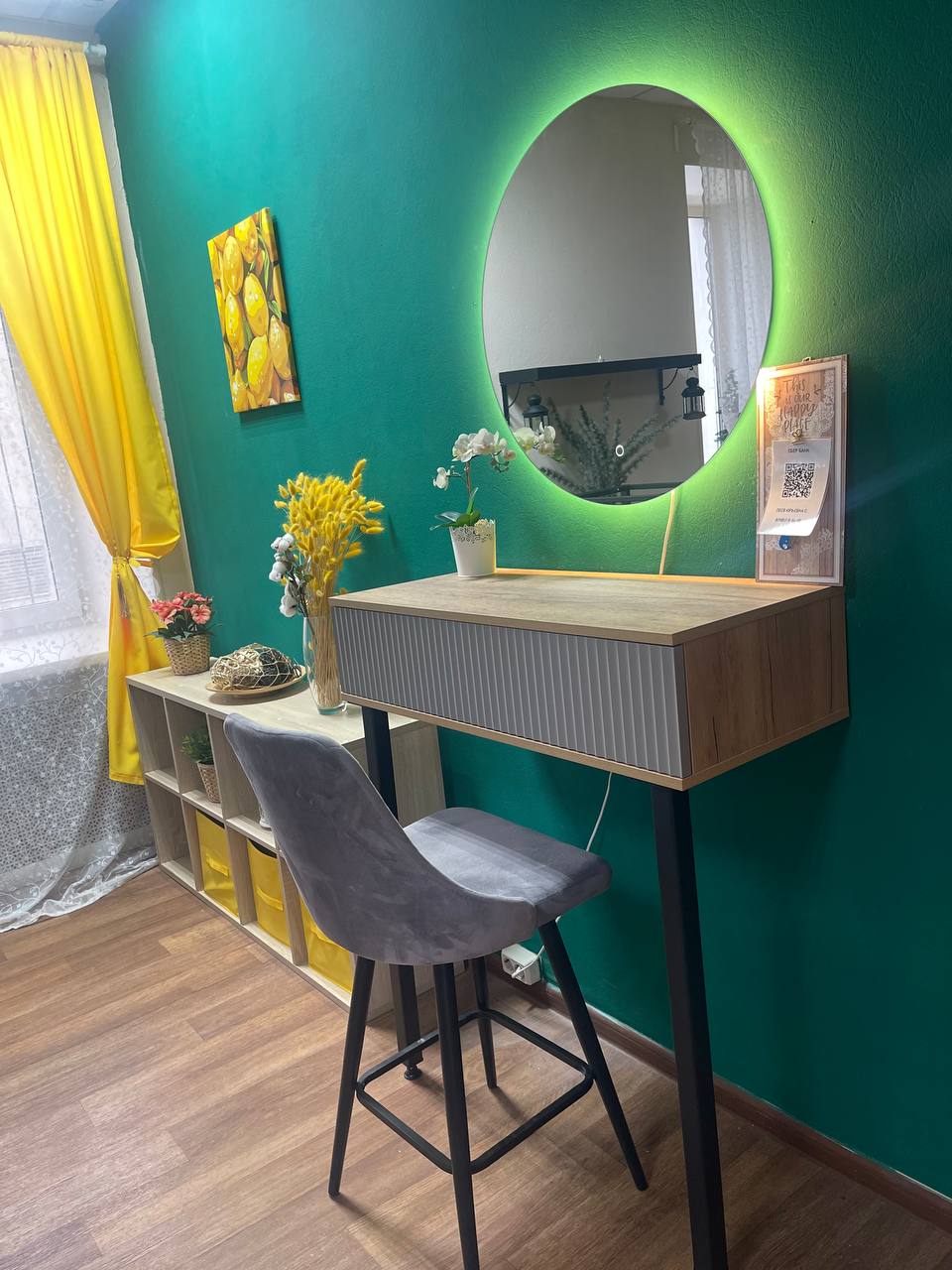 Сдается рабочее место бьюти мастеру - Услуги в Омск