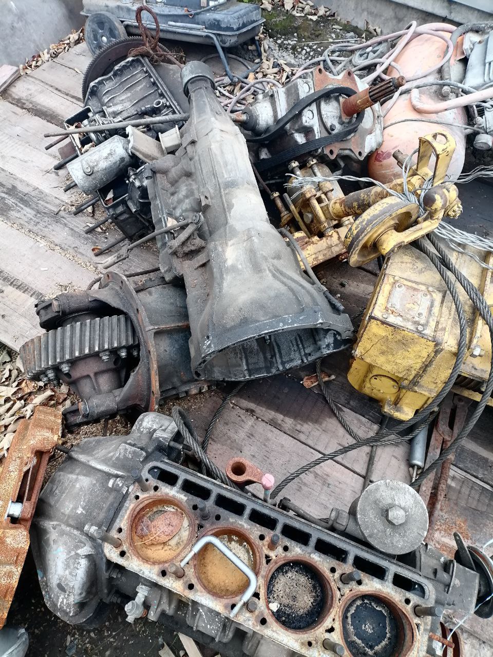 Купим ДВС, АКПП, МКПП и автомобили в нерабочем состоянии - Авто в Братск