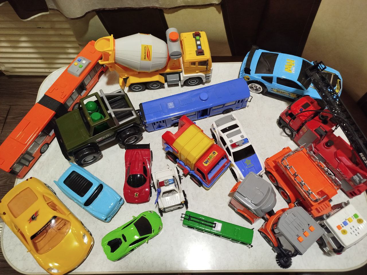 Машинки на пульту управления - Товары для детей в Братск