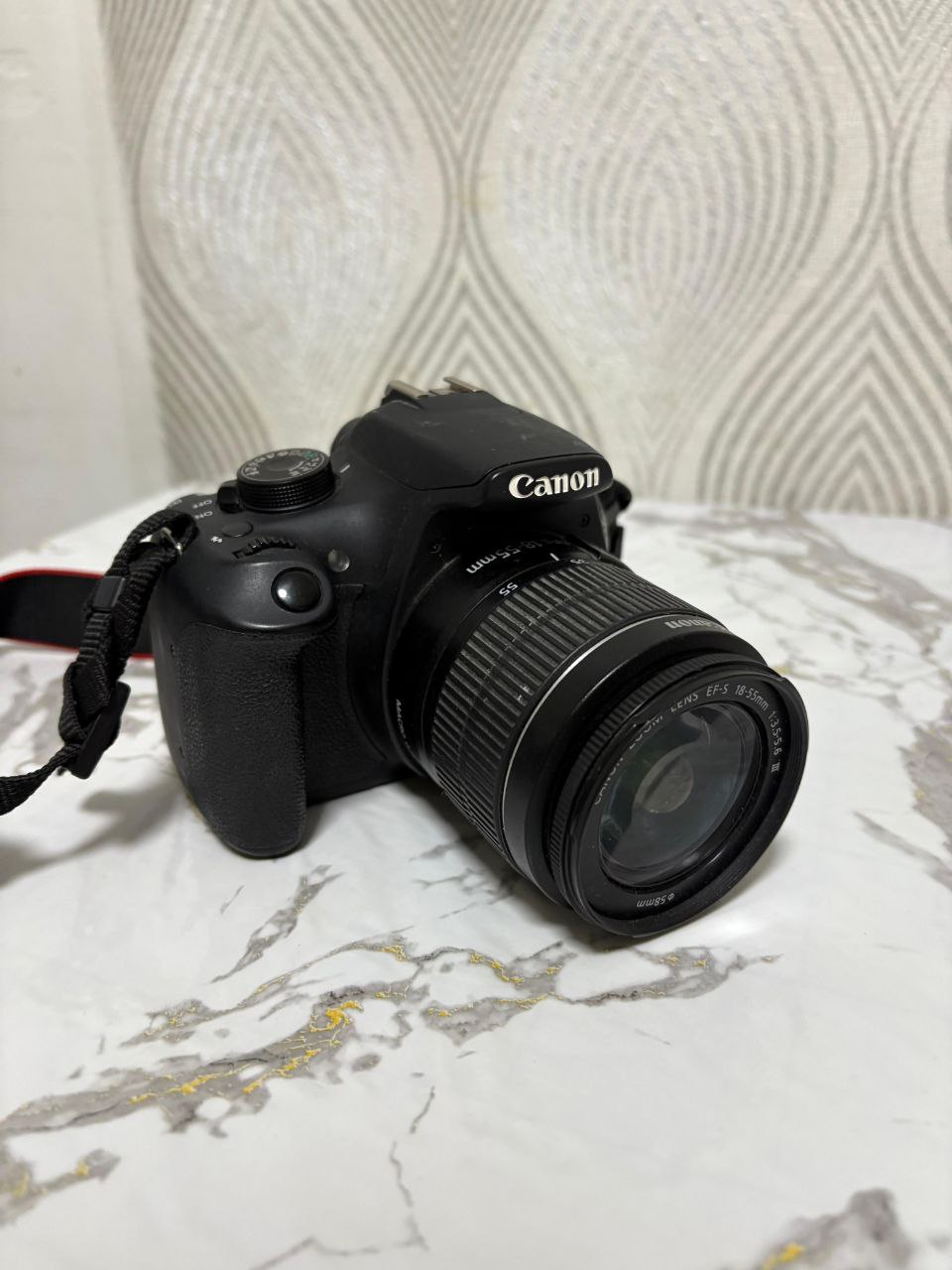 Продам фотоаппарат Canon 1200D - частное объявление в Якутск