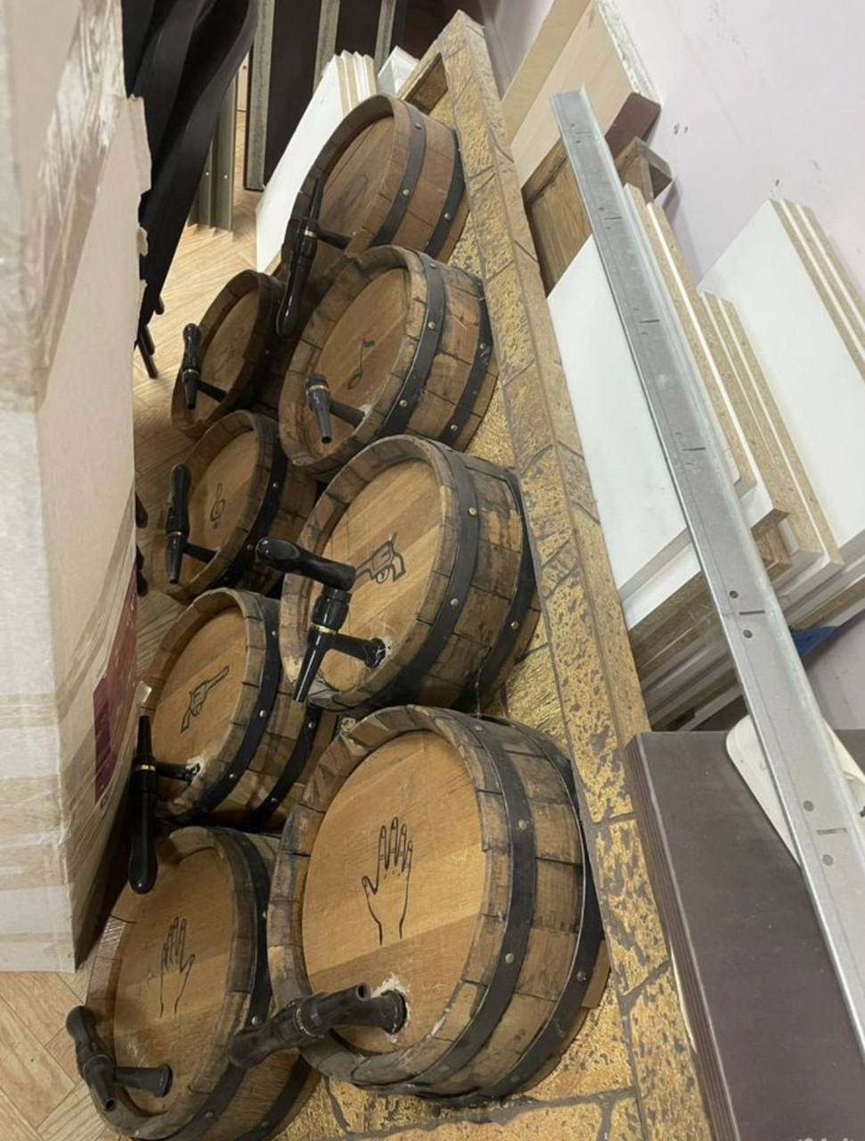 Дверь из массива дерева и раритетные стулья - частное объявление в Самара