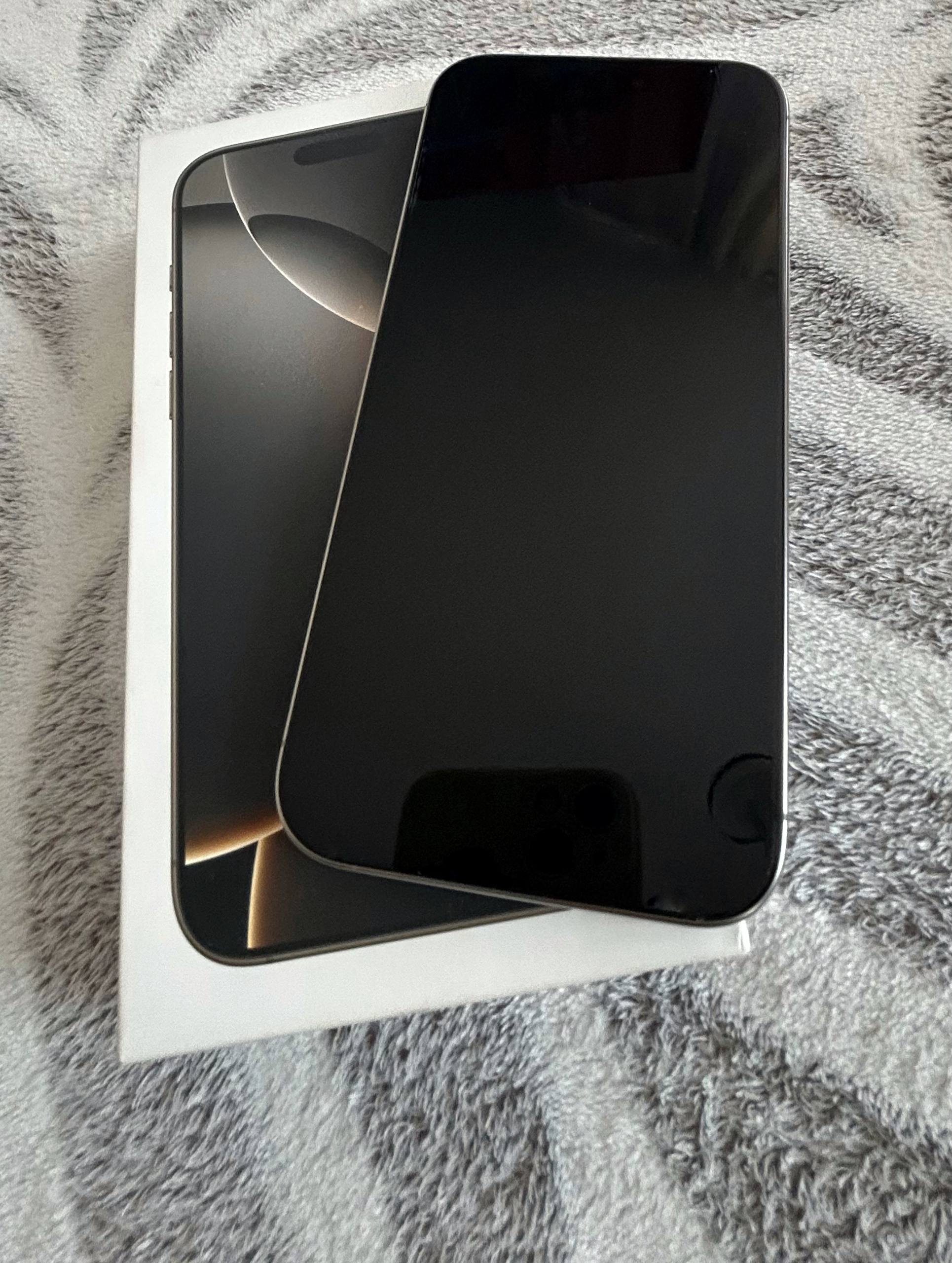 IPhone 16 pro Max на гарантии - Электроника в Владивосток