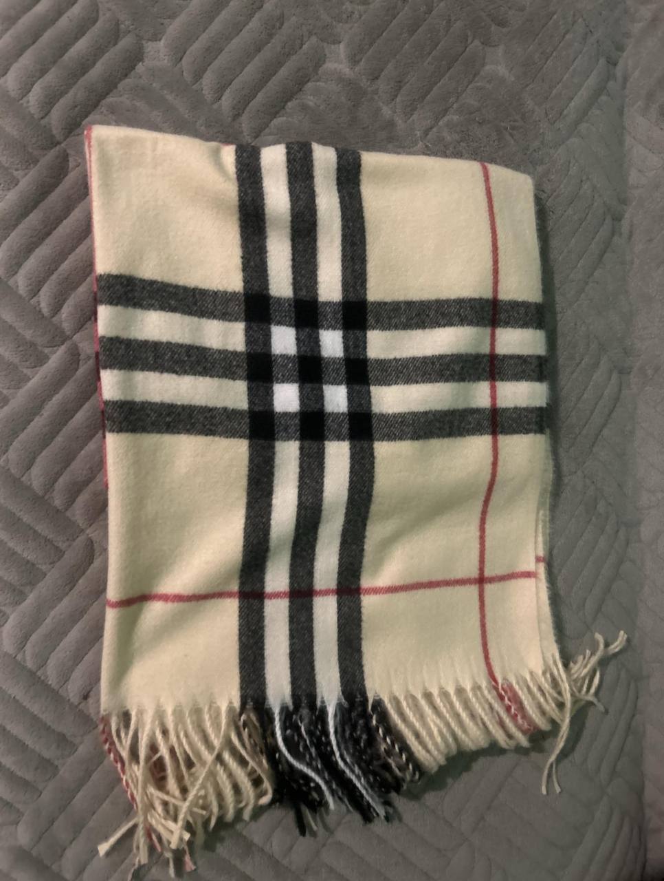 Шарф-палантин Burberry - частное объявление в Якутск