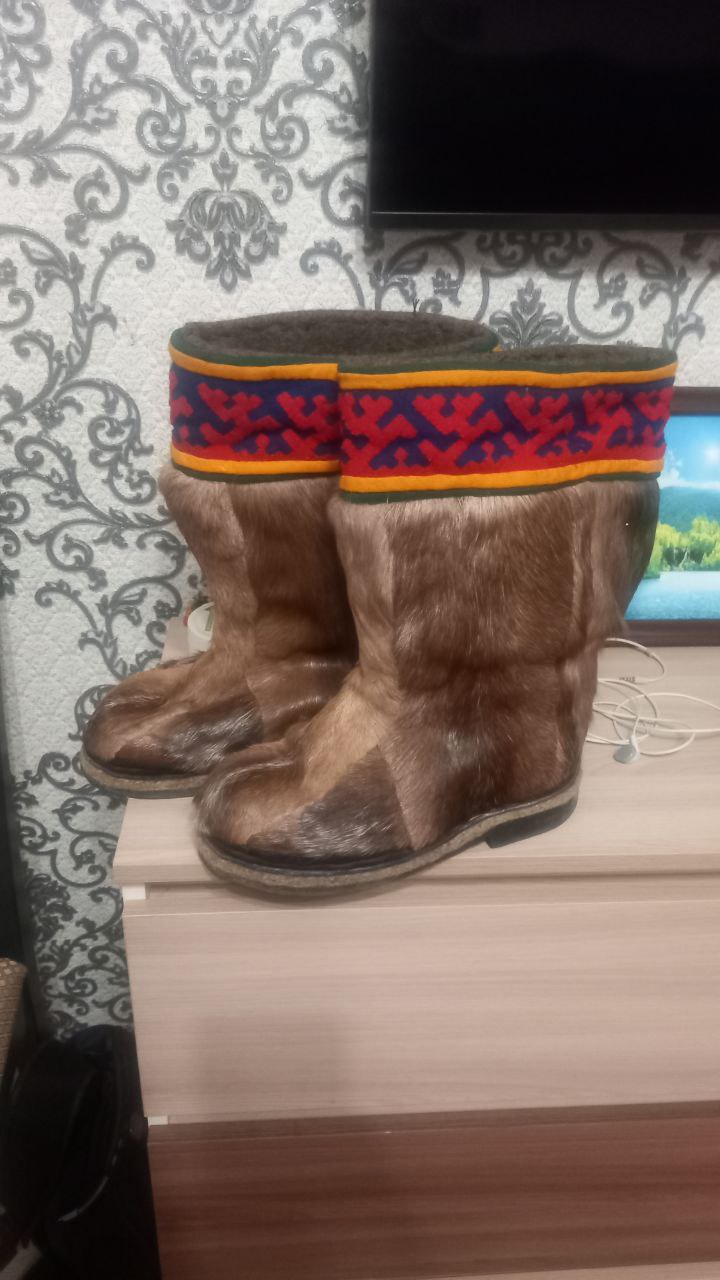 Продажа бурок на широкую голень 40 размер - Одежда в Тюмень