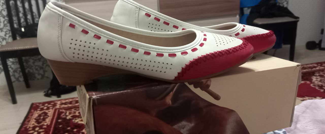 Продаю туфли летние 40раз - Одежда в Тюмень