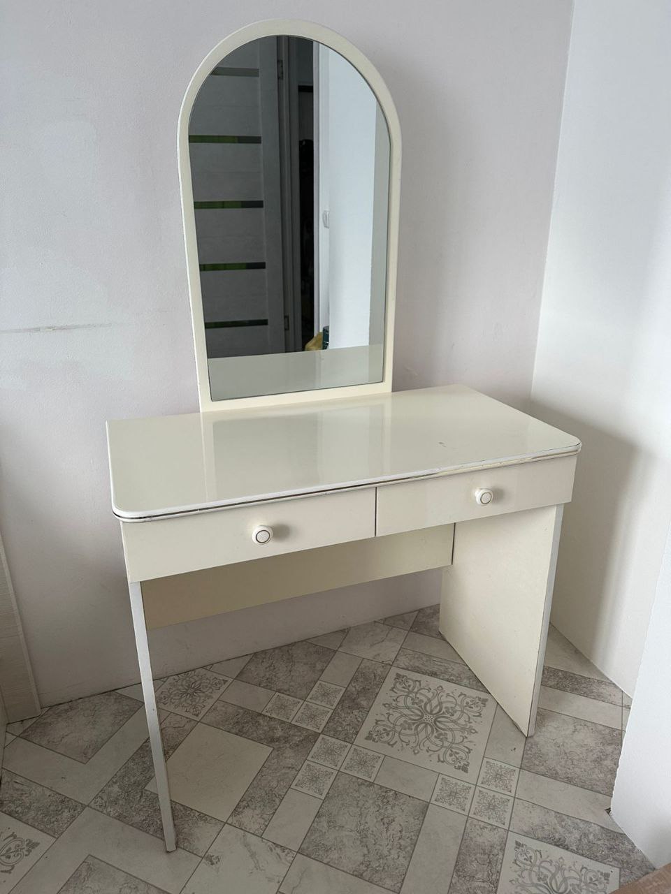 Туалетный столик бу с арочным зеркалом - Для дома и дачи в Тюмень