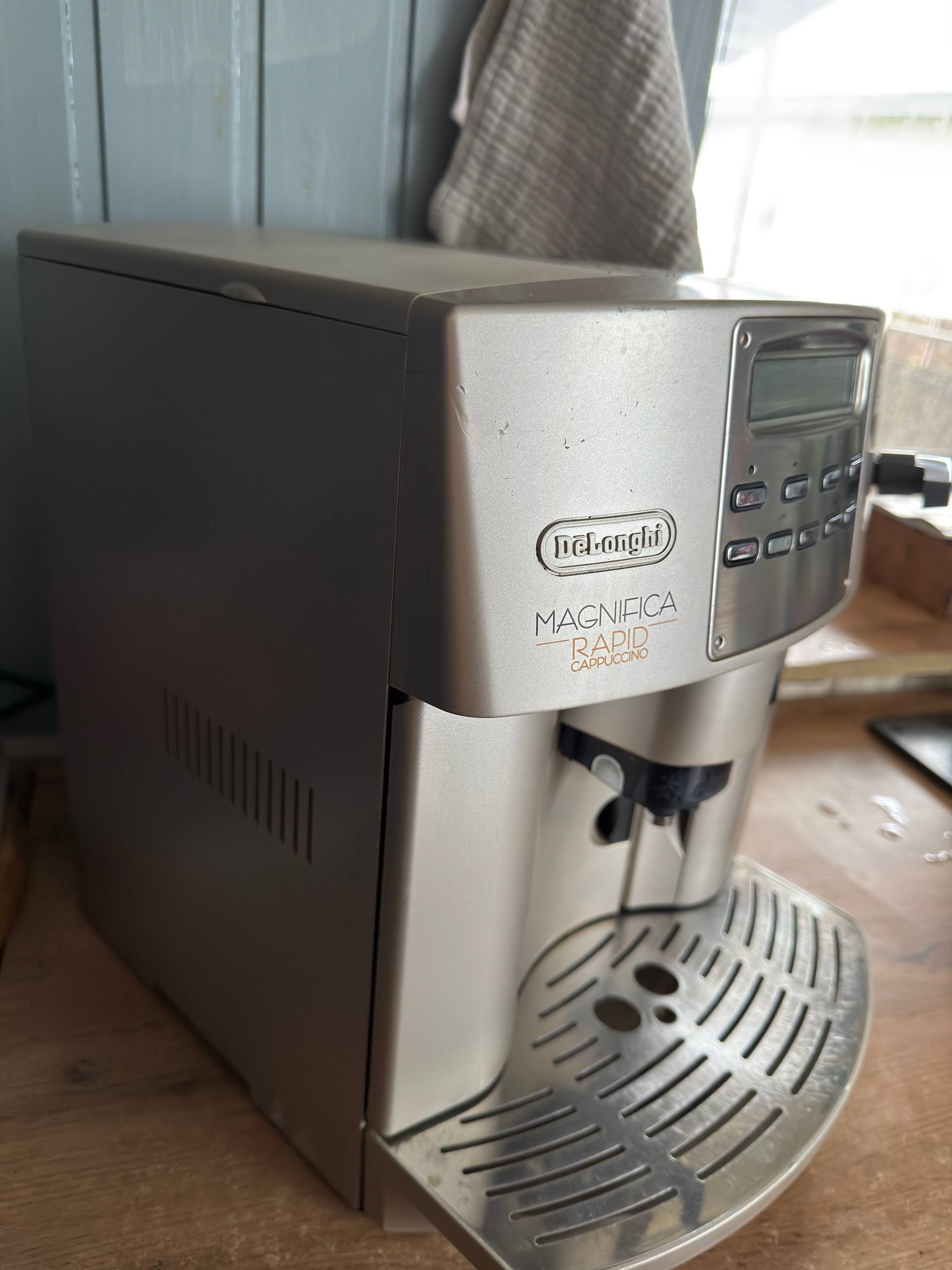 Продажа кофемашины Delonghi Magnifica Rapid Cappuccino - частное объявление в Владимир