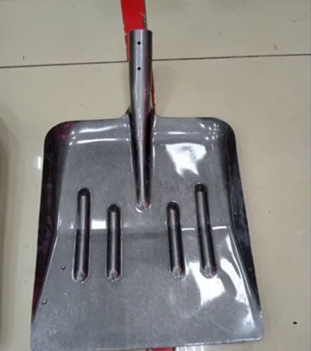 Снеговая лопата металл прочный - Для дома и дачи в Хабаровск