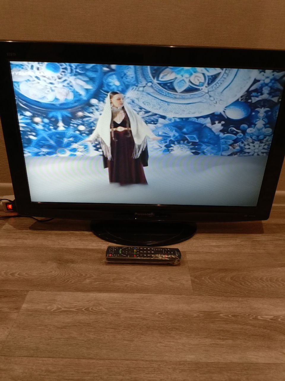 Телевизор LCD 32" Panasonic TX-LR32C10 - Электроника в Хабаровск