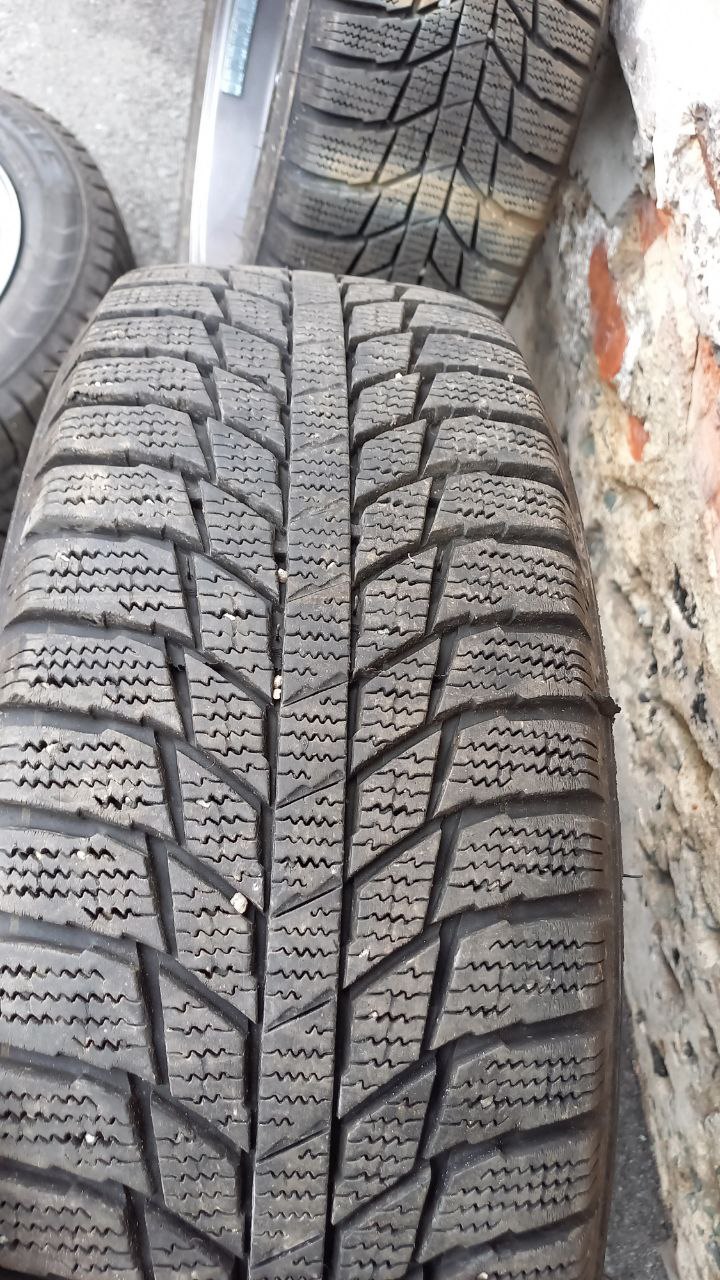 Комплект зимних колёс 15 4/100 185/60 - Авто в Владивосток