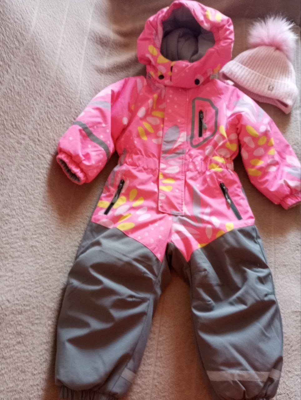 Продам зимний комбинезон с шапочками - Товары для детей в Тюмень