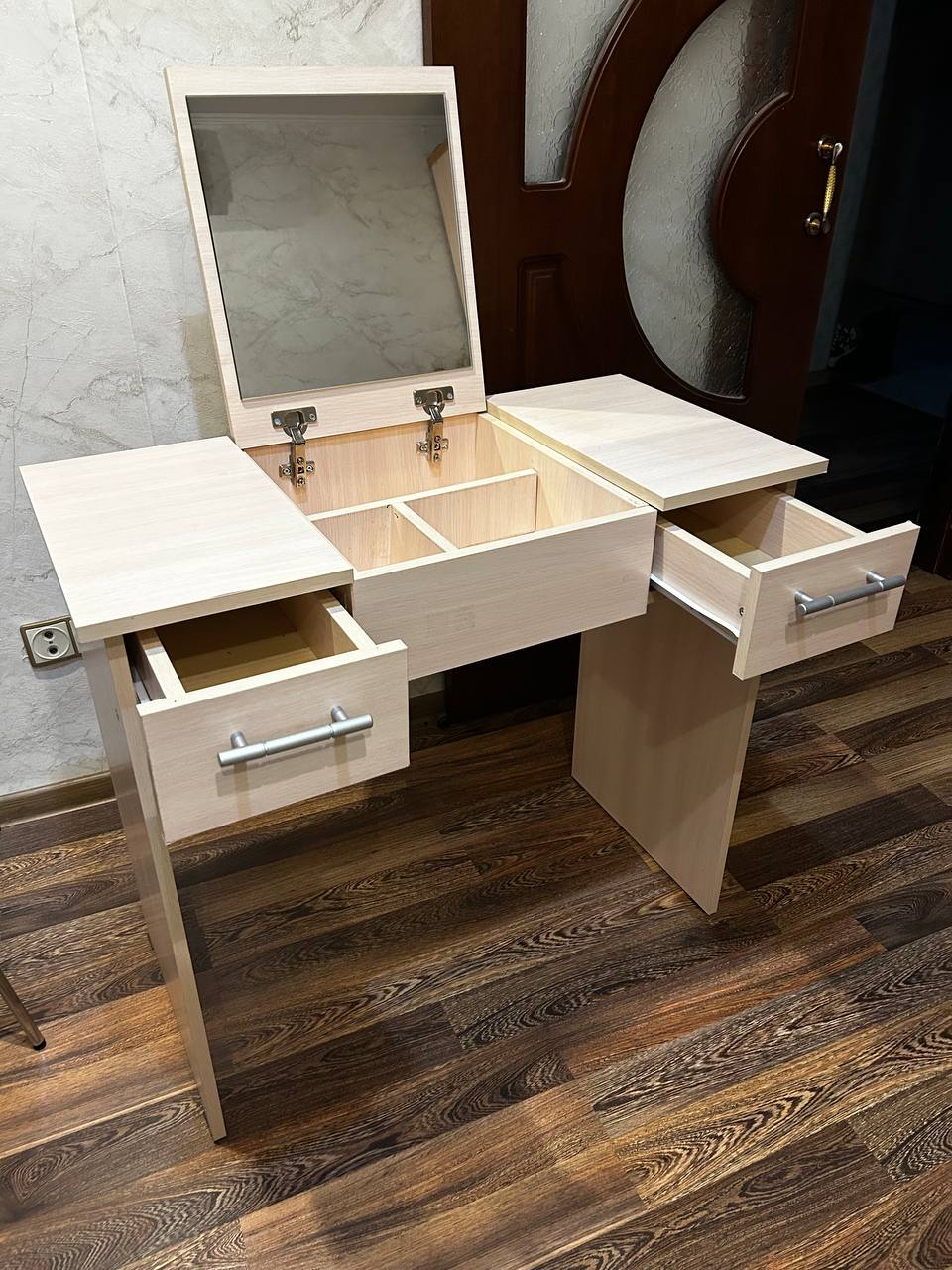 Продам стол (туалетный столик) - Для дома и дачи в Москва - фото 3