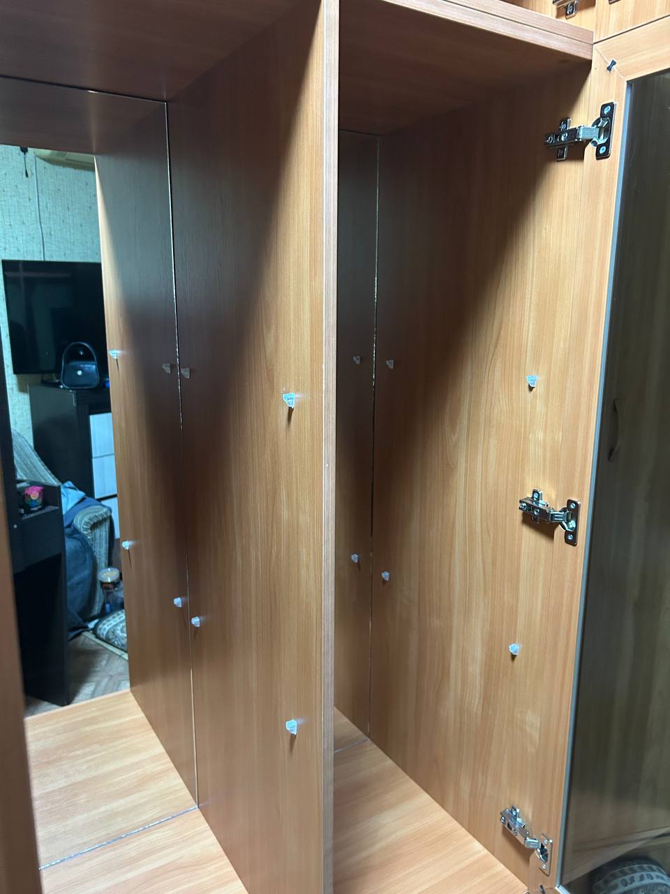 Продается вместительный светло-коричневый деревянный шкаф - Для дома и дачи в Астрахань - фото 5