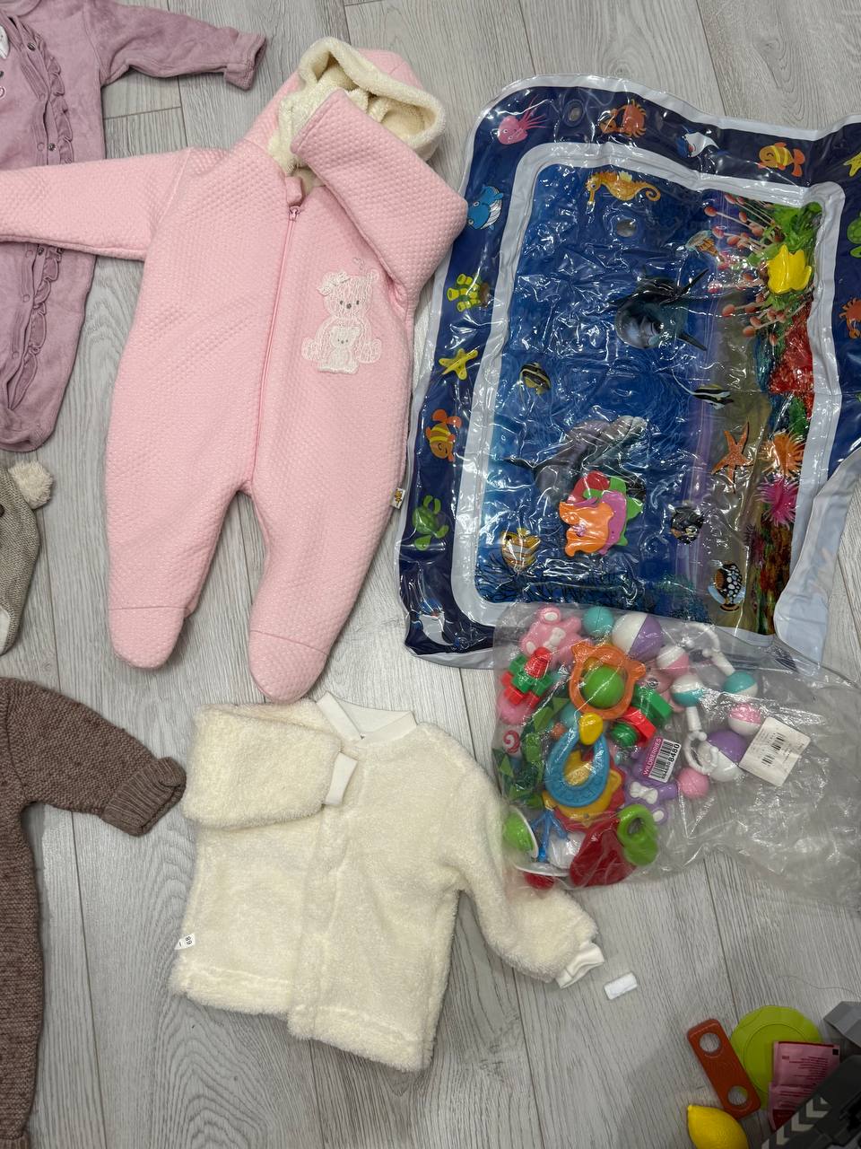 Шапочки, вещи, игрушки размер 68 - частное объявление в Астрахань