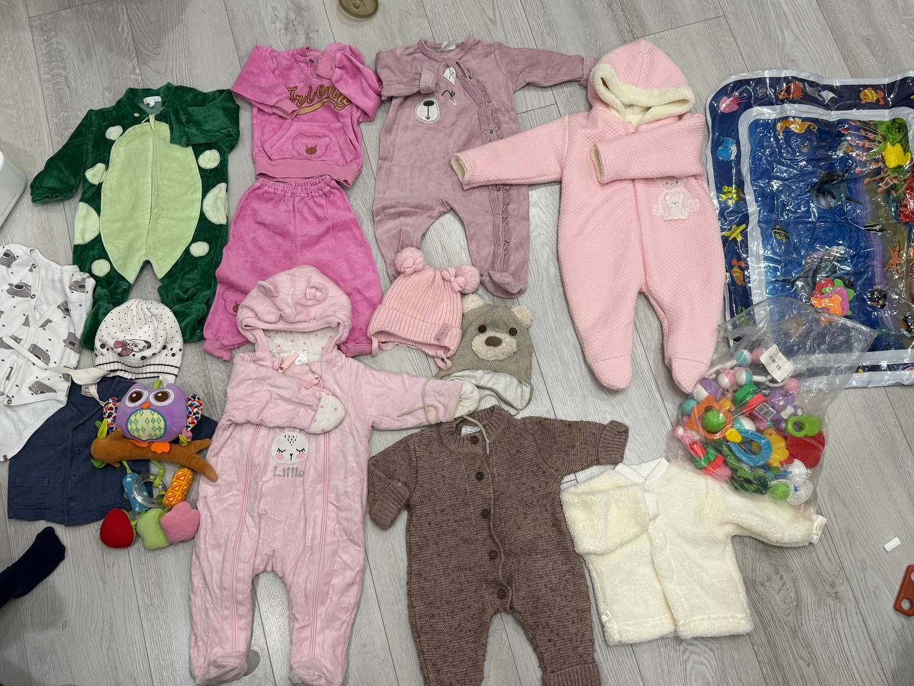 Шапочки, вещи, игрушки размер 68 - Товары для детей в Астрахань - фото 3