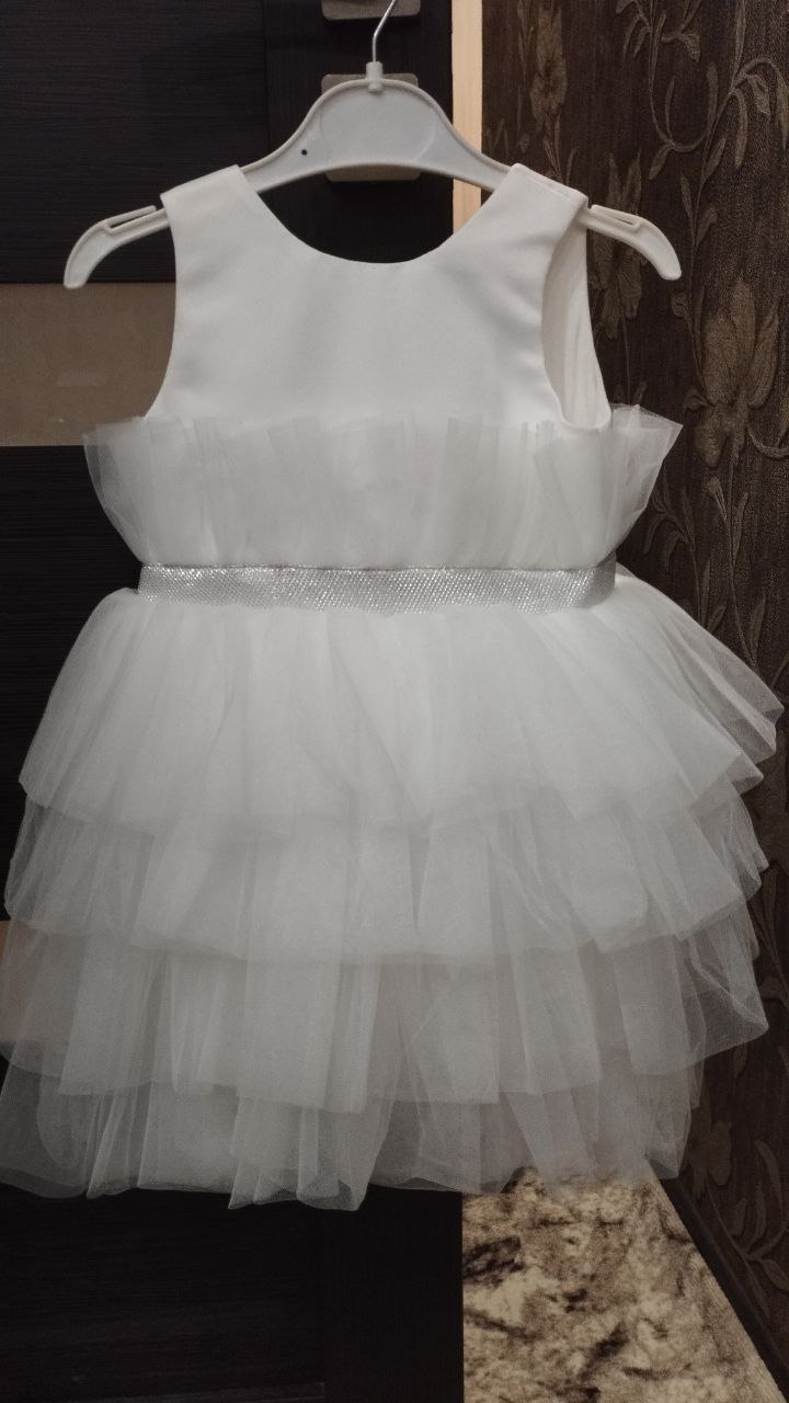 Продаётся платье на девочку - частное объявление в Астрахань