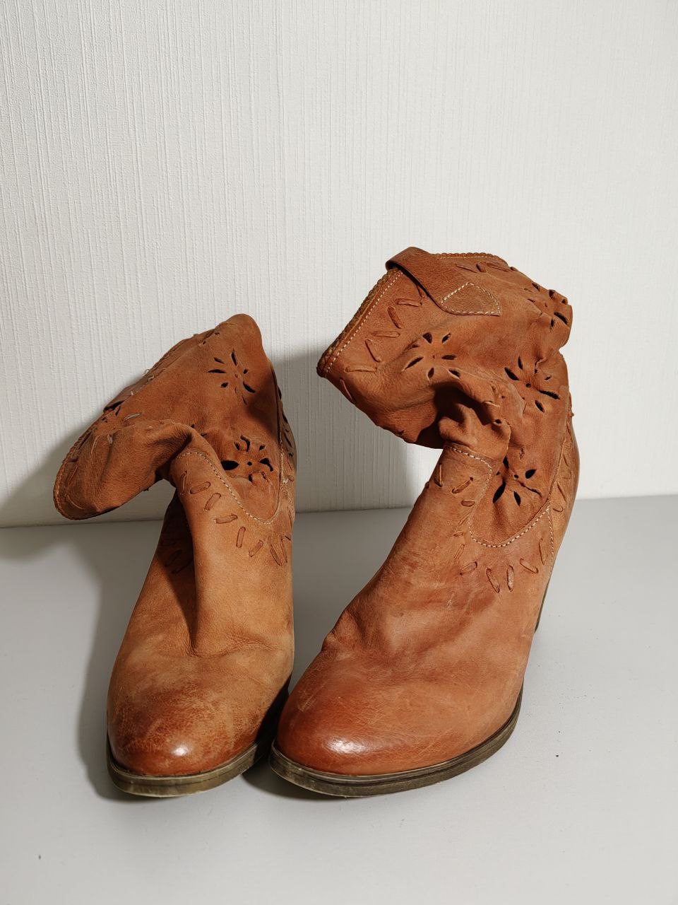 Продам казаки натуральная замша 37 размер - Одежда в Балашиха