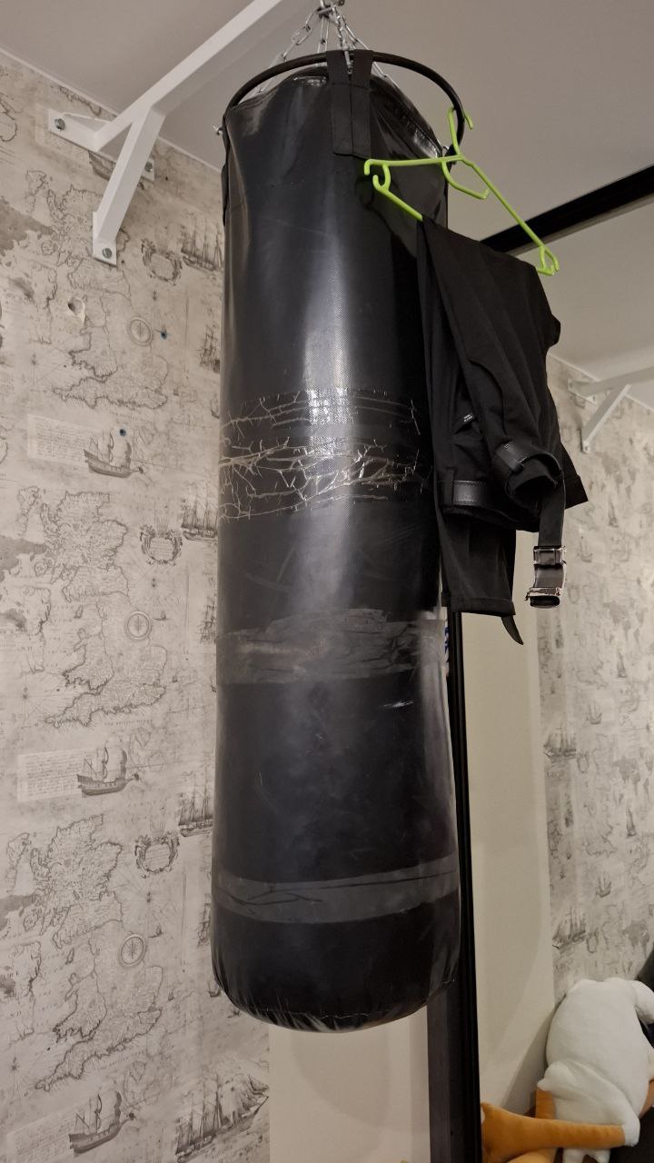 Продаётся боксерская груша с креплением на стену - Хобби и отдых в Тольятти