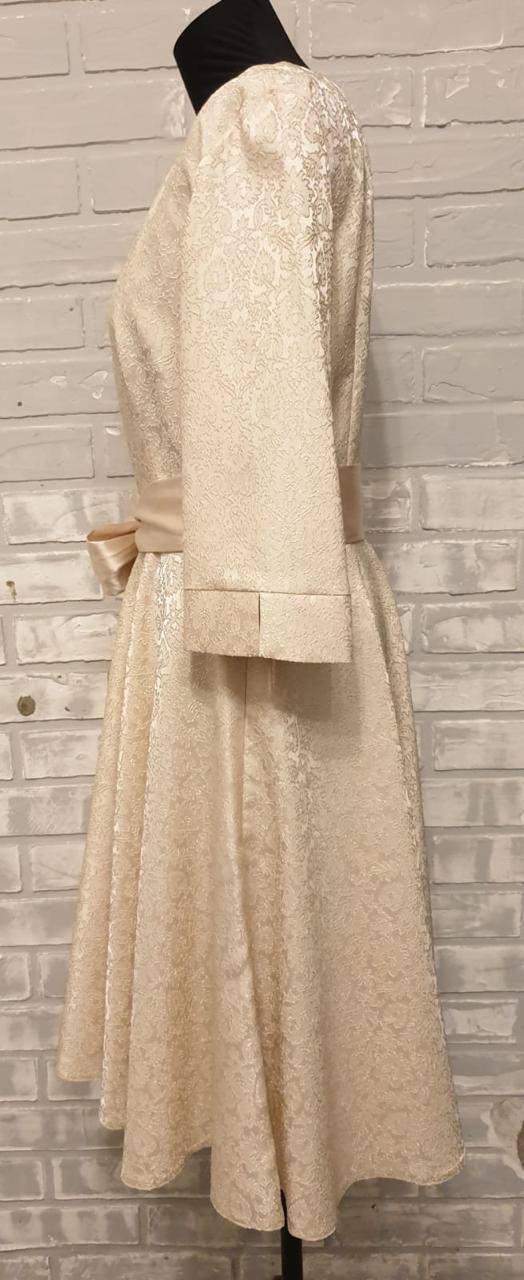 Продажа одежды: платья, пальто, шубы - Одежда в Красногорск