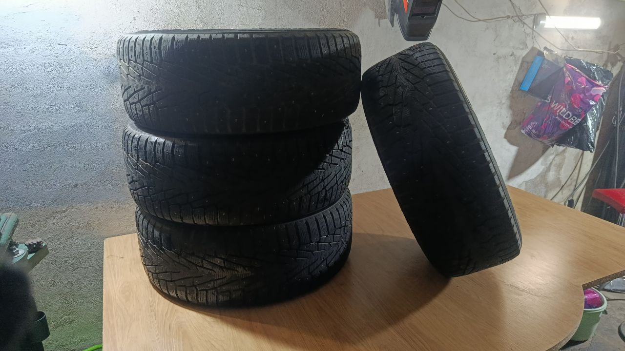 Nokian hokkapelita 7suv 285/60 r18 116t - Запчасти в Звенигород, Красногорск